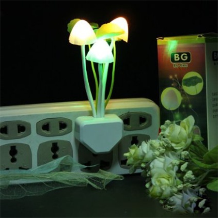 Đèn LED ngủ nấm cảm ứng ánh sáng OML