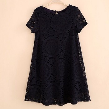 Đầm ren suông Oversize.