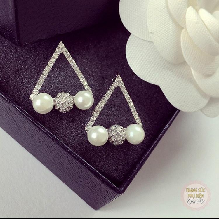 Hoa tai hình tam giác đính ngọc trai và hạt đá cực sáng HT42