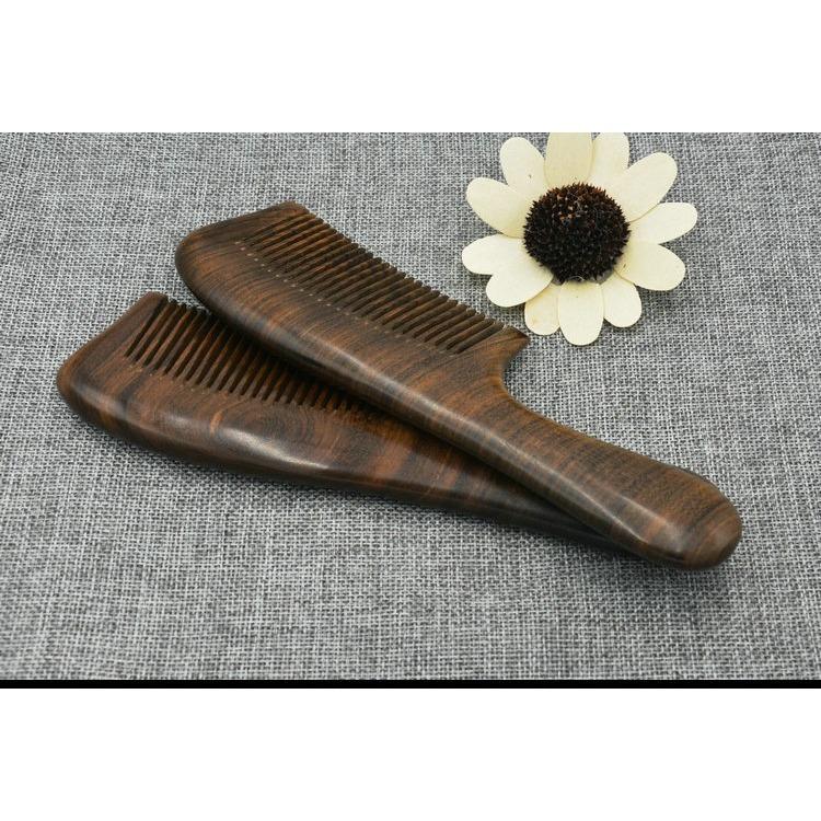 Lược gỗ đàn hương đen Mã 1902