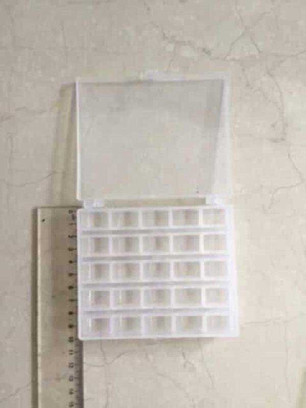 hộp đựng suốt 25 ngăn