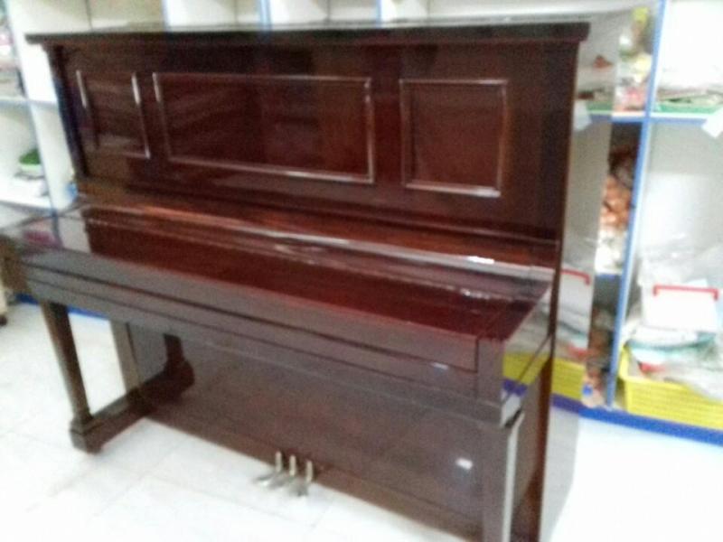 Piano upright G. Steck