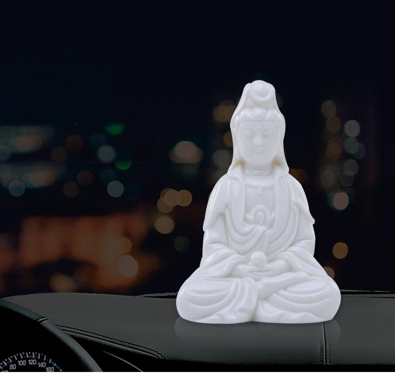 Tượng Quan Âm cao cấp để xe ô tô bằng sứ mã TP31