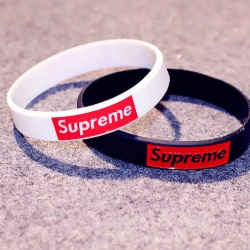 Combo vòng tay cao su chữ Supreme cao cấp dành cho nữ