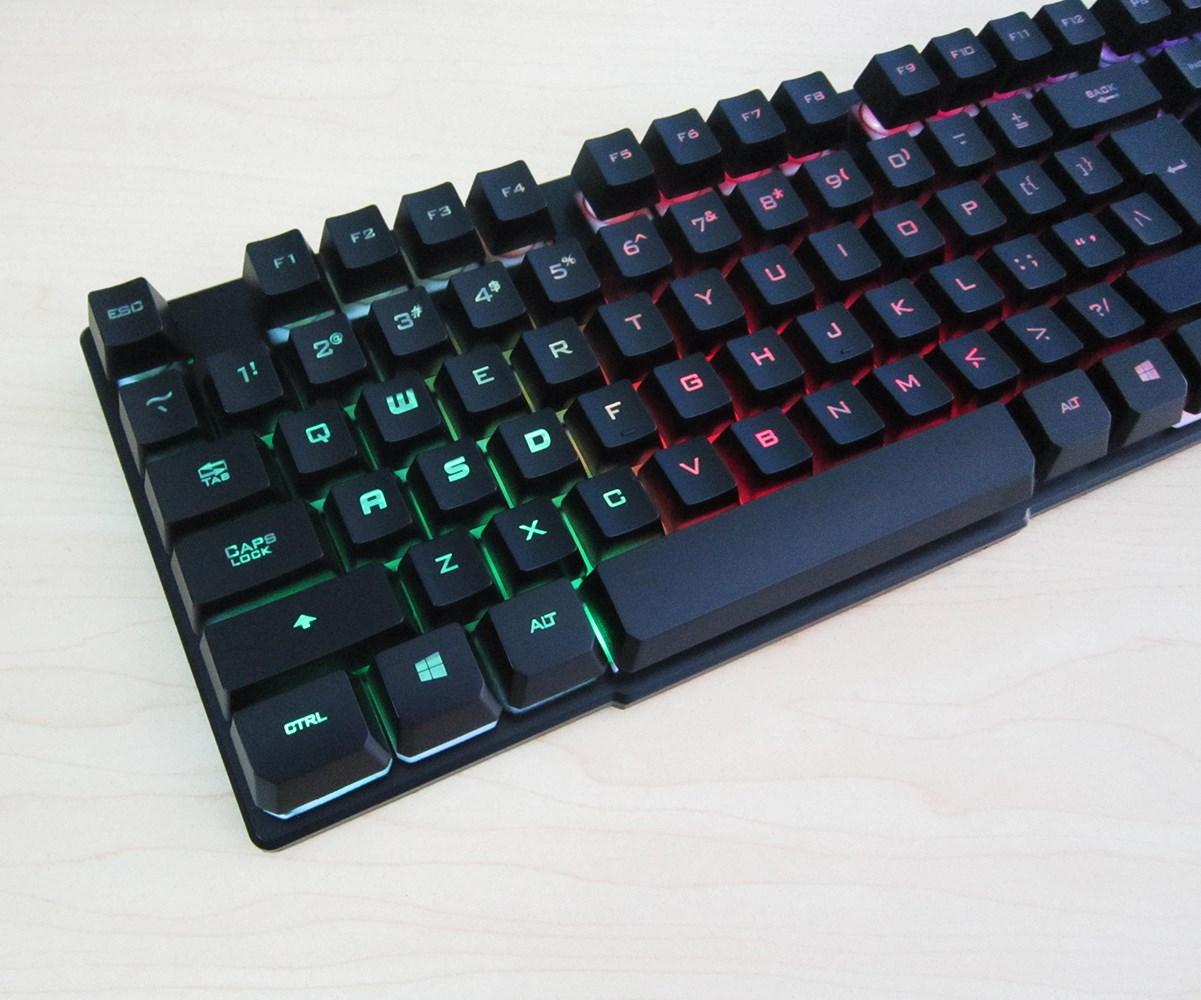 Bàn phím giả cơ chuyên game led r8 1822