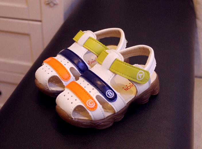 Dép sandal rọ bé trai 1-3 tuổi có đèn