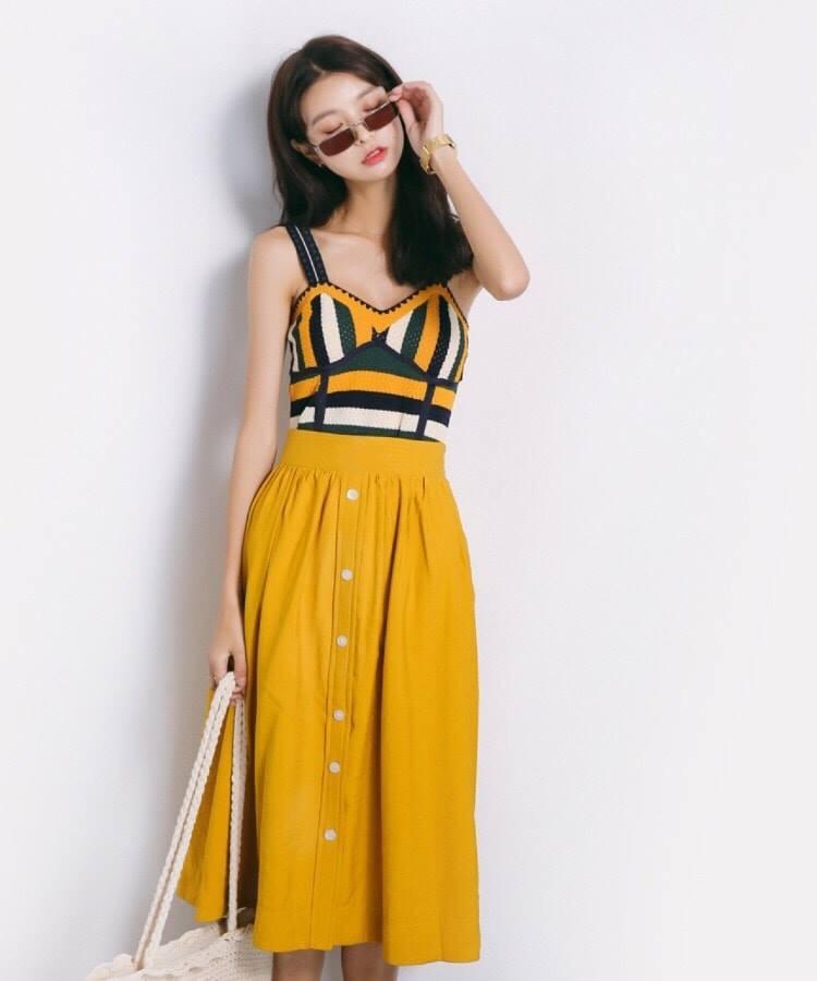 Váy xòe công chúa nhúng đinh nút vàng (S)