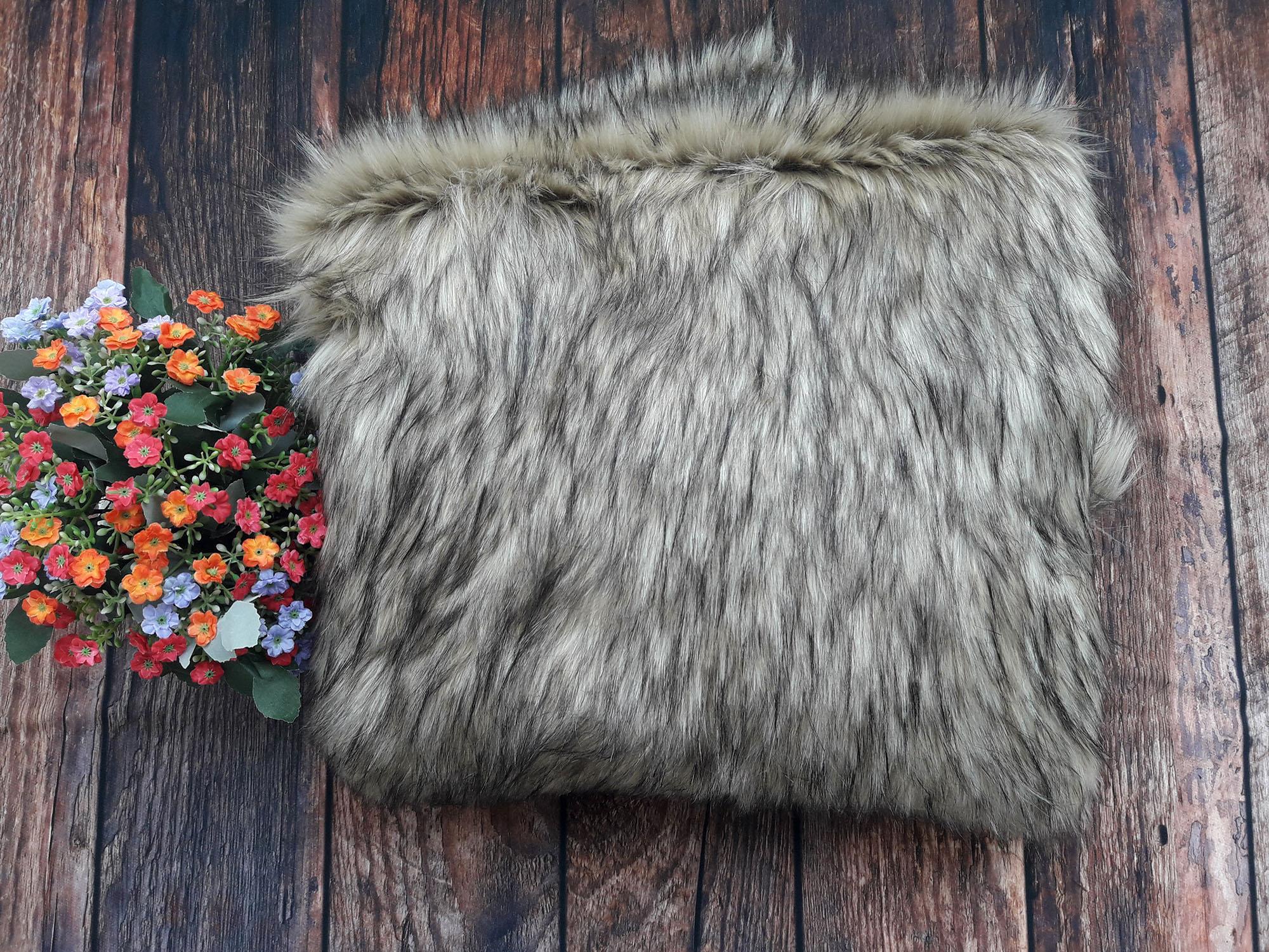 Thảm lông chụp hình màu nâu chuột nhạt size 80cmx100cm