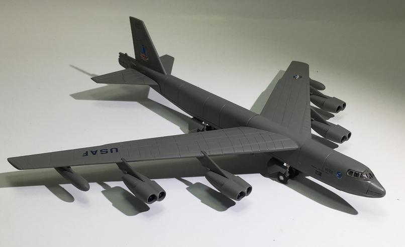 Mô hình máy bay b-52 stratofortress 1955s amer tỉ lệ 1:200
