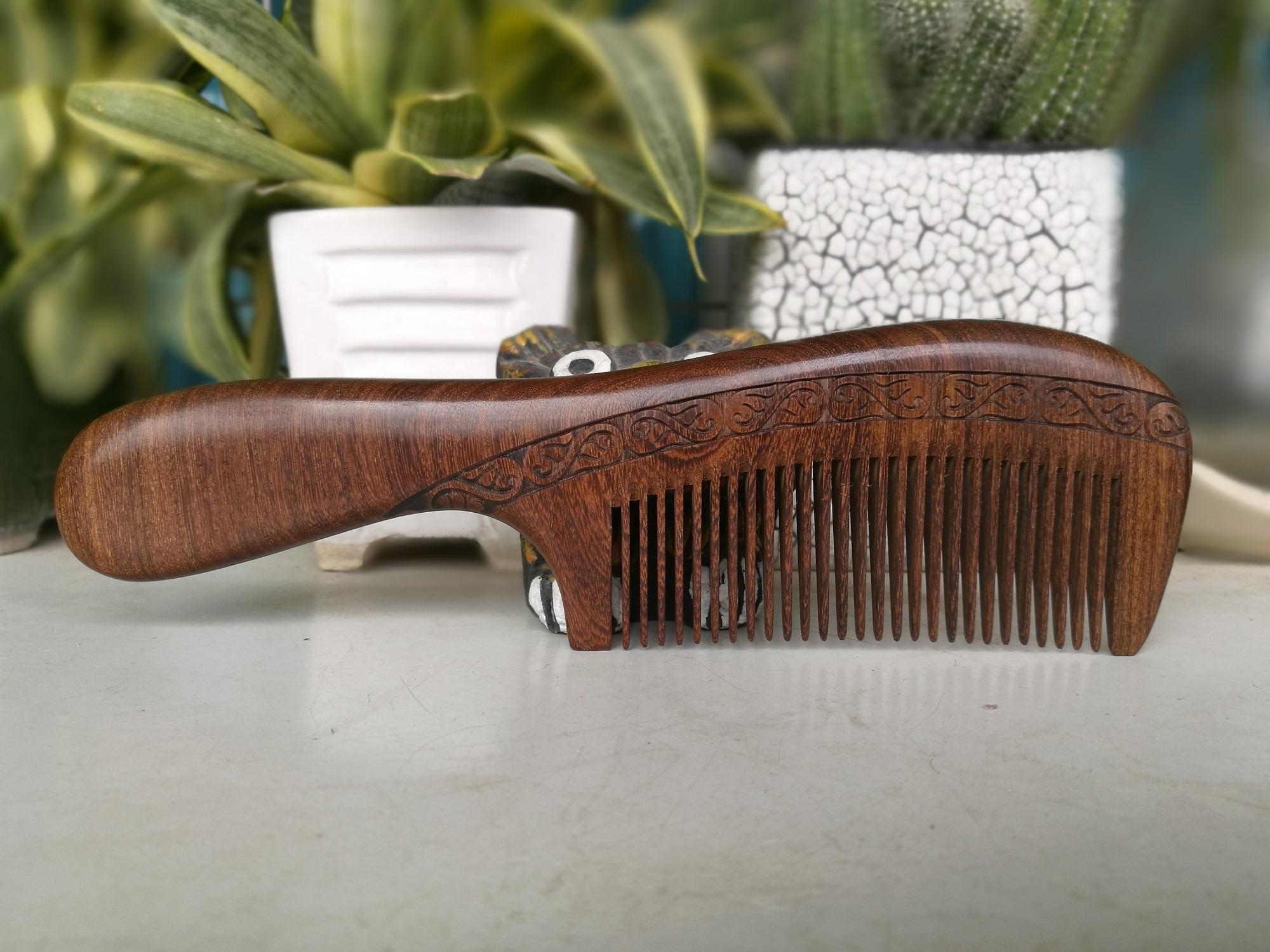 Lược gỗ đàn hương trạm khắc thủ công hai mặt 1803 thatchatstore