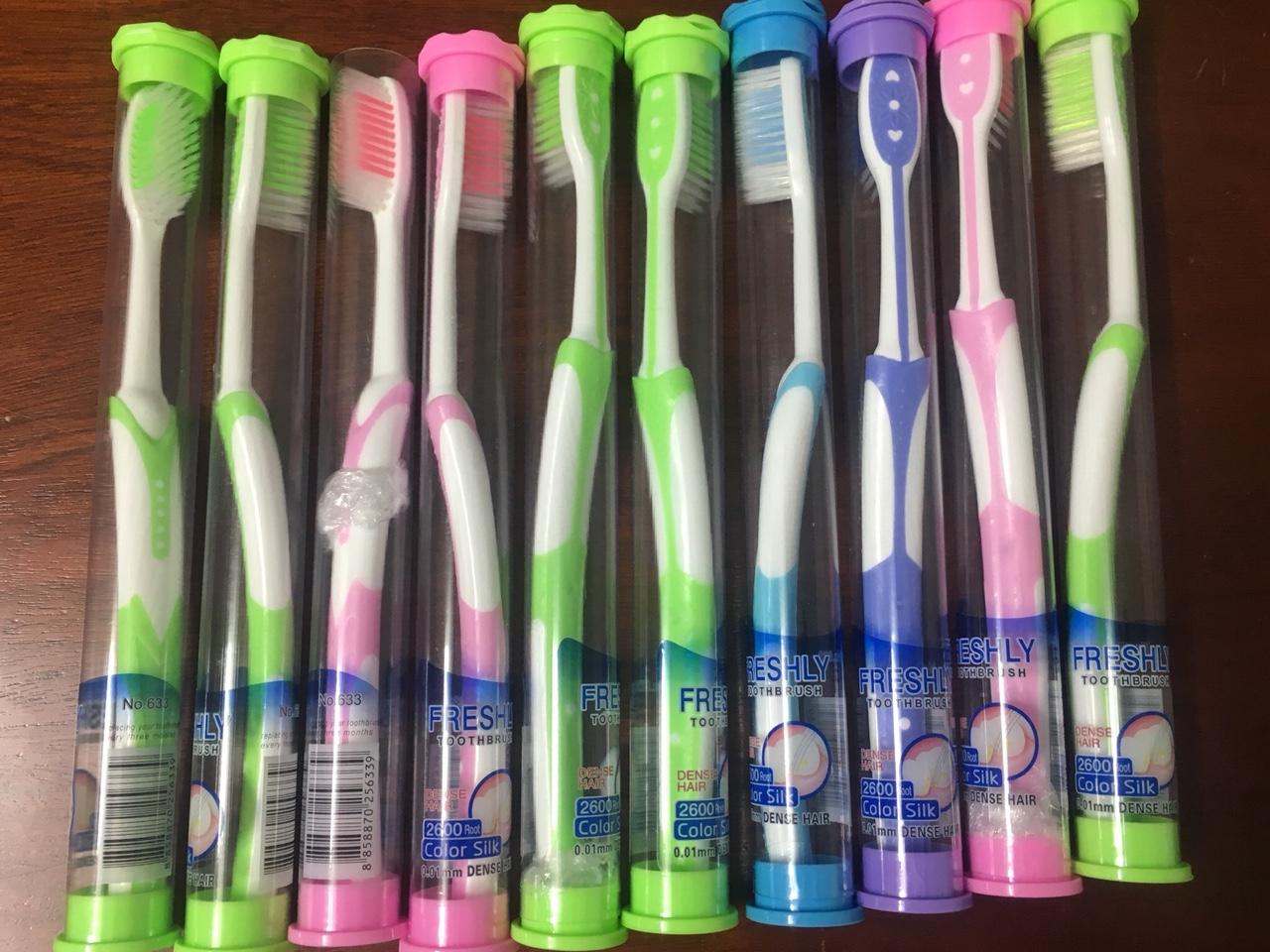 Bộ 10 bàn chải đánh răng tiện lợi Suree Thái Lan có hộp đựng