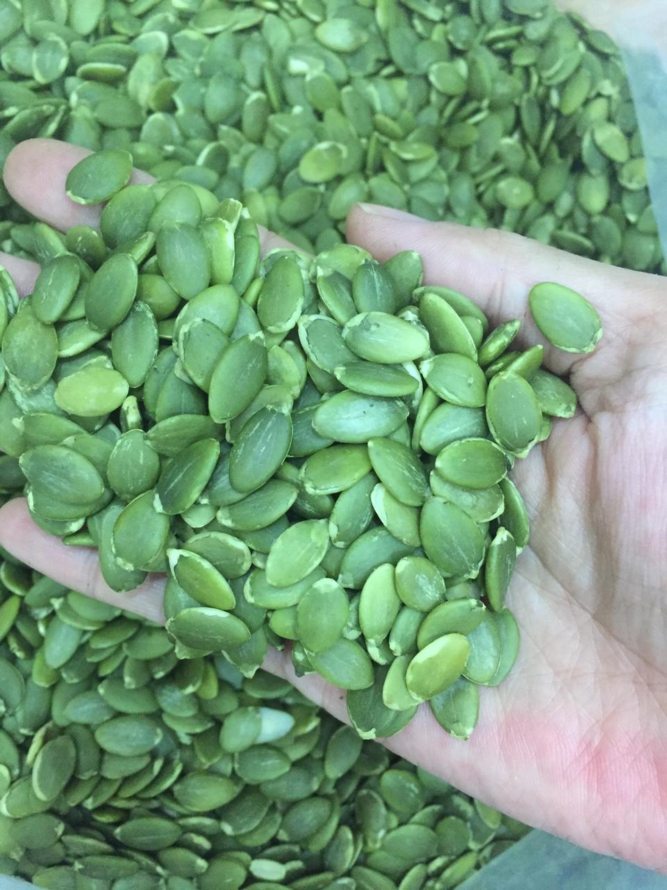 Nhân hạt bí xanh còn sống 1Kg