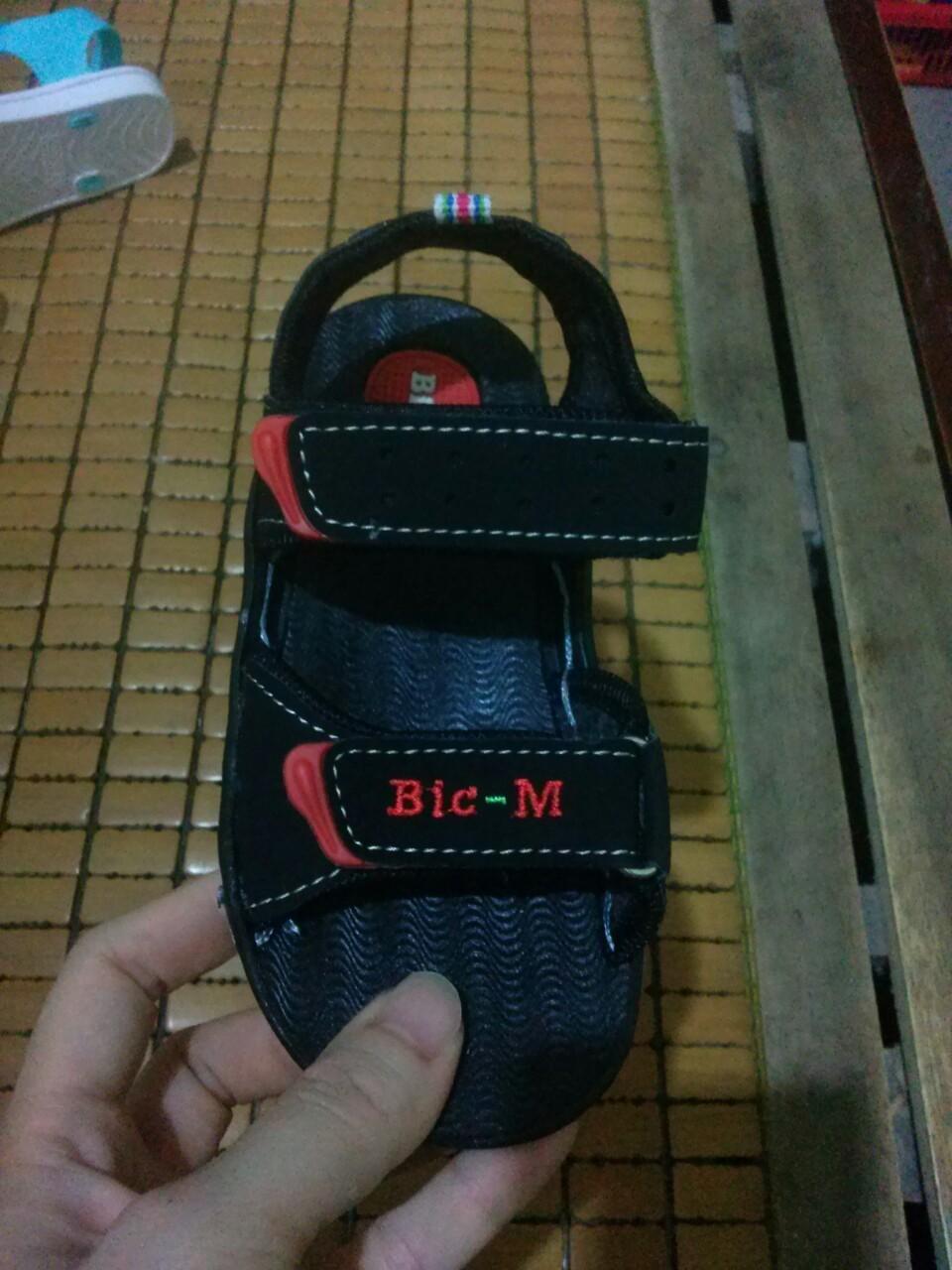 Dép sandal bé trai vải dù 2-5 tuổi, 95k