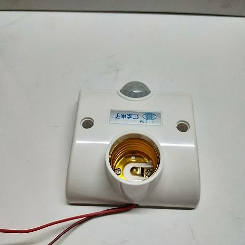 Đui đèn cảm biến chuyển động