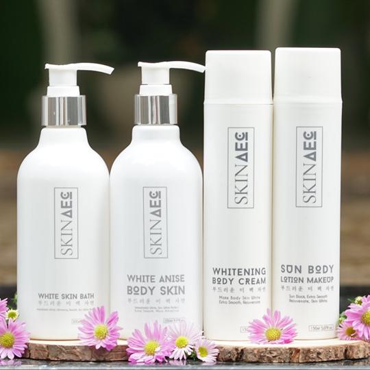 SỮA TẮM KÍCH TRẮNG 1 BƯỚC THAN HOẠT TÍNH SKIN AEC WHITE ANISE BODY SKIN