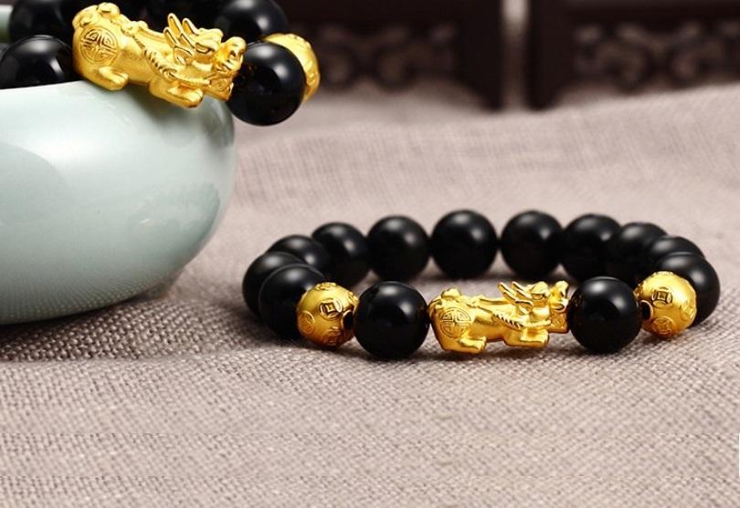 Vòng tay phong thủy tài lộc tỳ hưu Vàng mang lại may mắn
