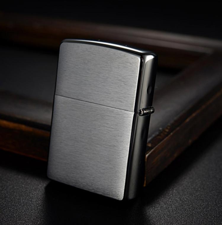 BẬT LỨA ZIPPO ĐEN SÀNH ĐIỆU GIÁ RẺ