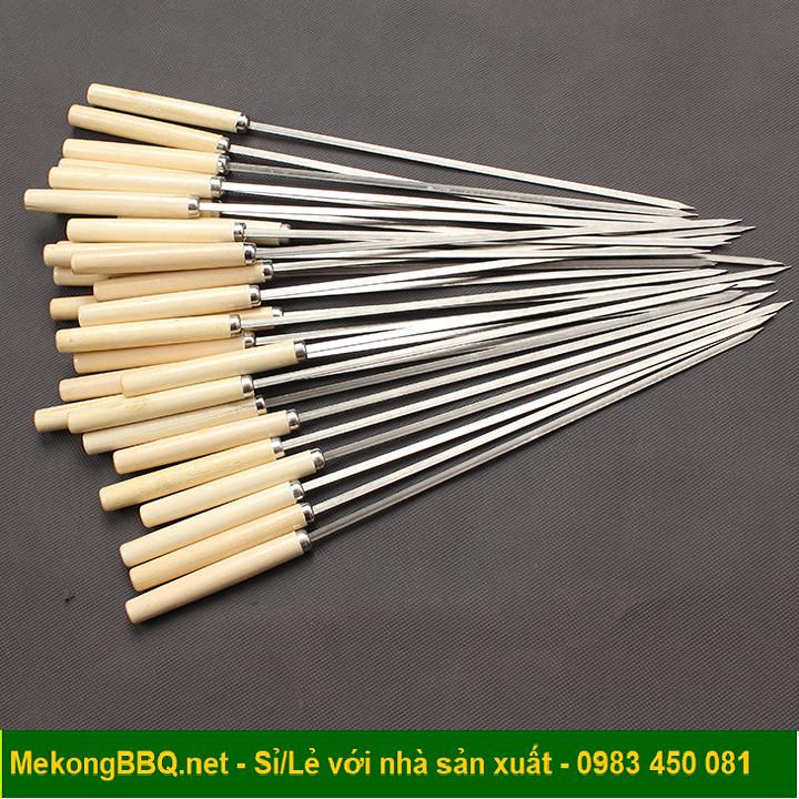 Xiên inox chuôi gỗ 10 chiếc: Nướng tiện dụng, không gỉ sét, an toàn thực phẩm [tag: xiên thịt, xiên thực phẩm, xiên inox, vỉ nướng, xiên tre, xiên, bếp nướng, bếp nướng than hoa, bếp nướng than hoa tự xoay, bếp nướng ngoài trời, phụ kiện bếp]