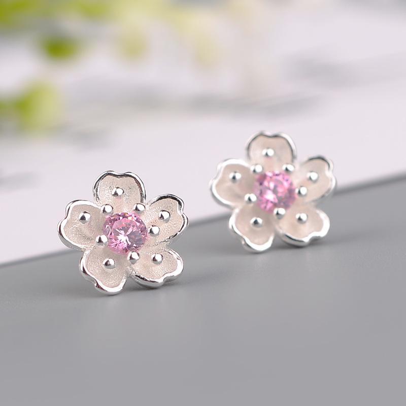 Bông tai hoa anh đào cho nàng điệu đà