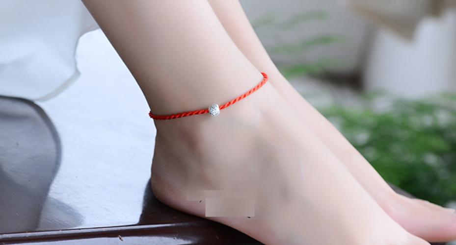 Vòng chân chỉ đỏ may mắn