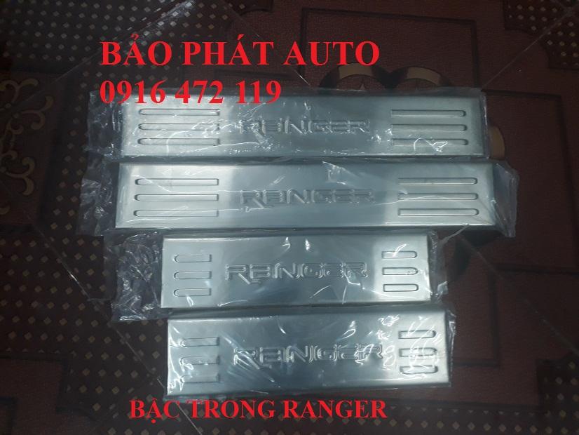 Bộ 4 ốp bậc giẫm trong inox xe ford ranger đời 2013 đến 2021.