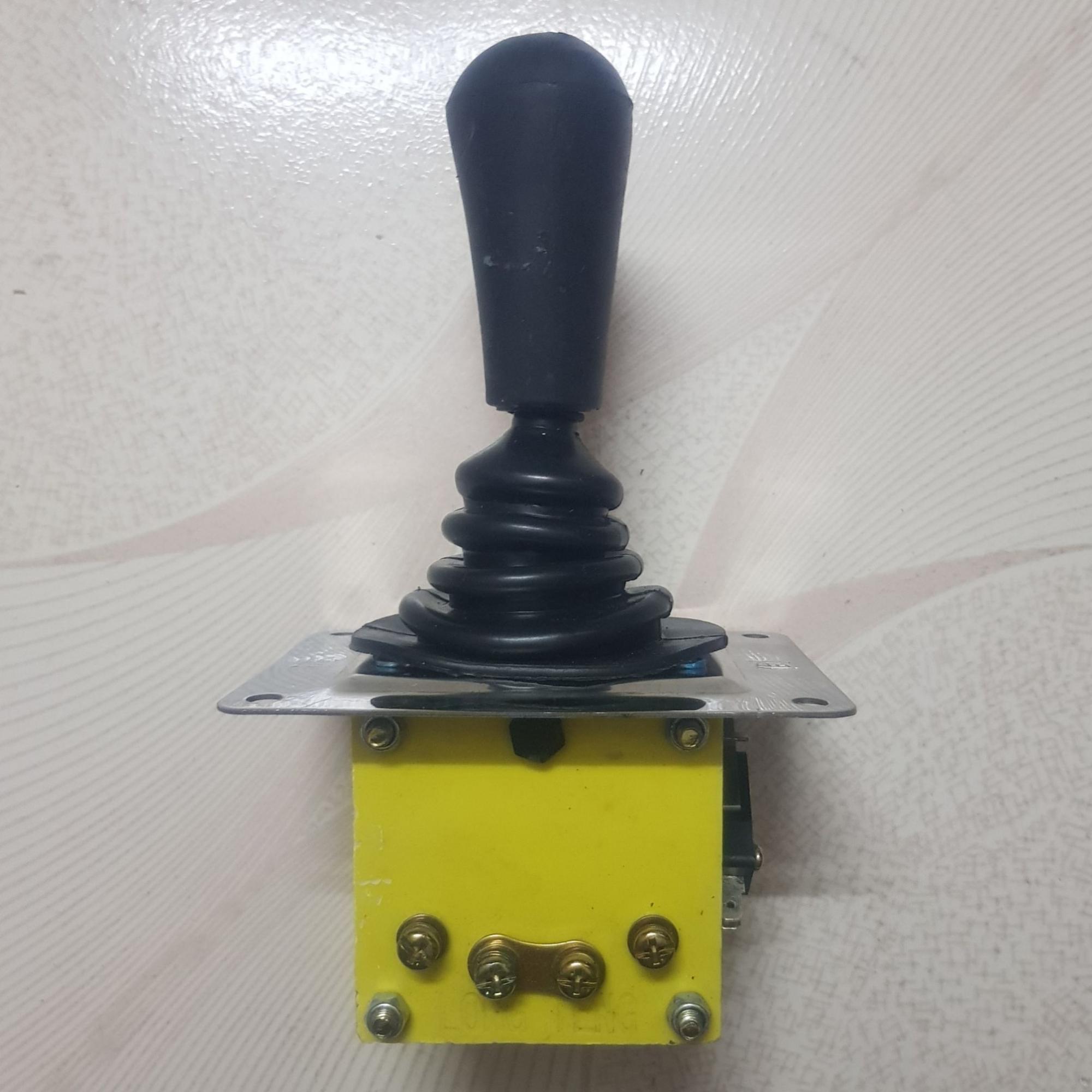 Cần số đảo chiều motor DC