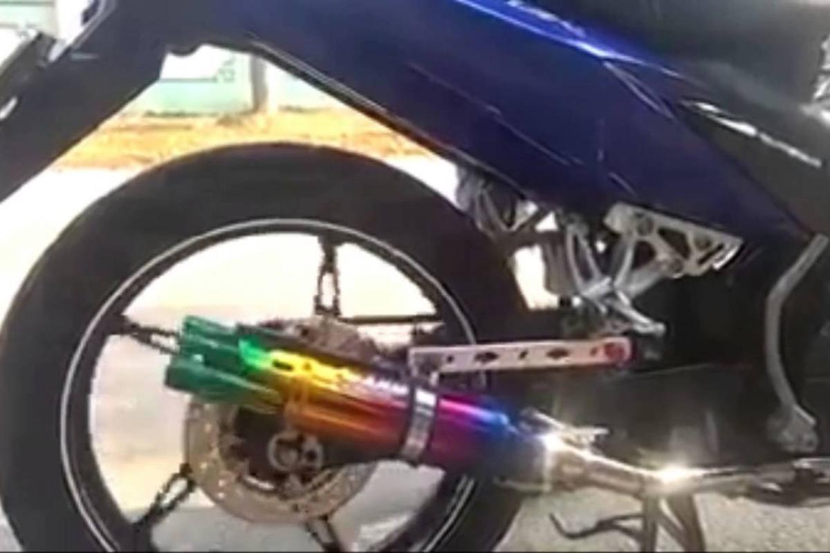 Ống xả bô xe máy ,ống bô 6 lòng  AHM 7 màu độ xe máy nge tiếng xe mô tô ấy