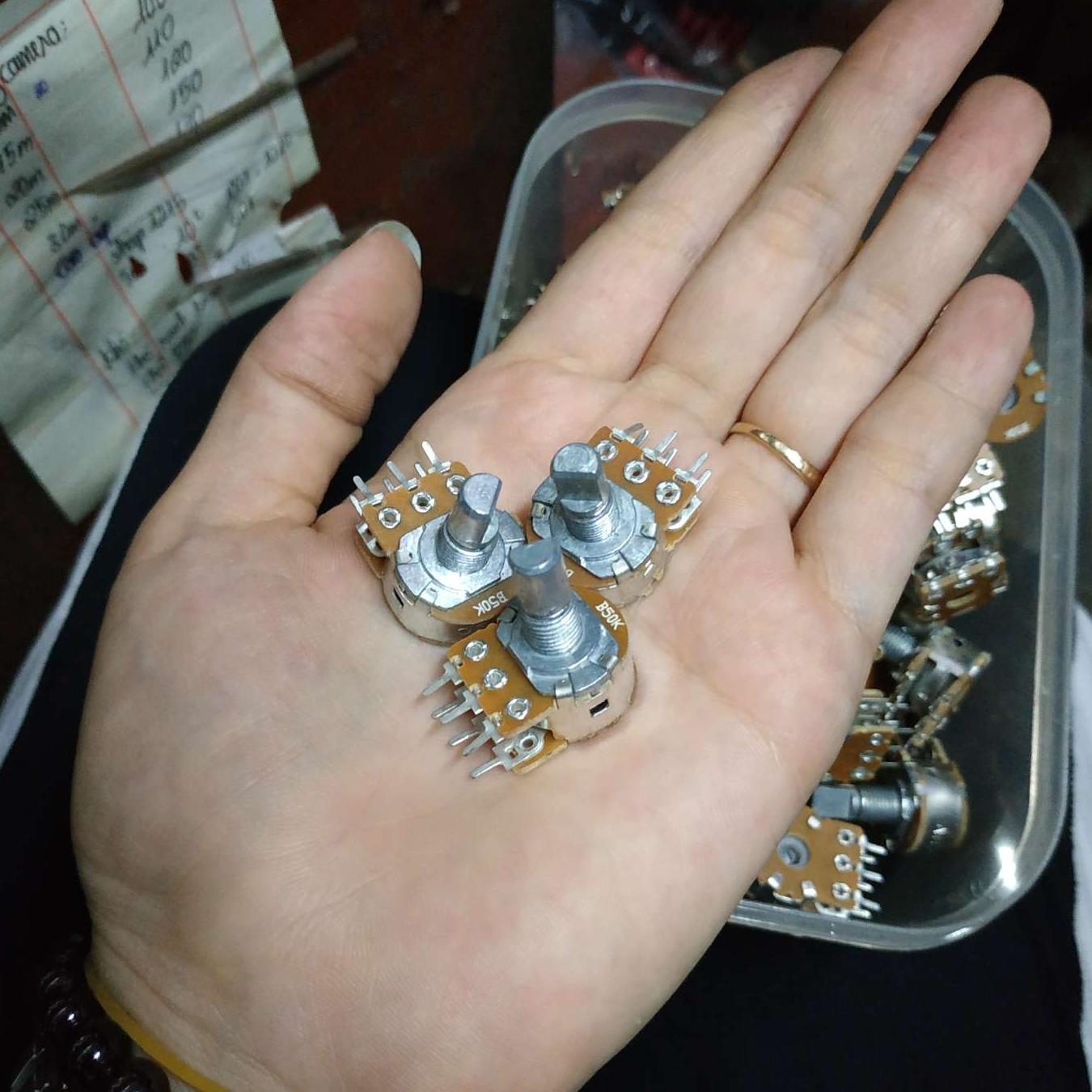 Chiết áp 50k kép vát combo 10_con