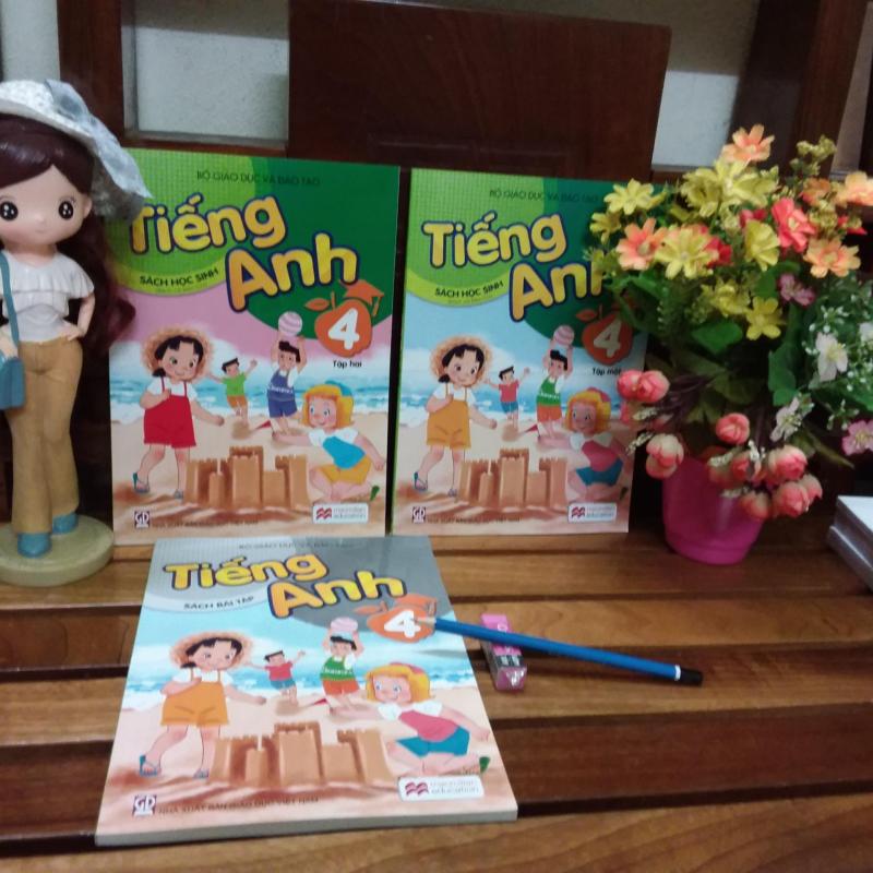 Mua sách giáo khoa - Tiếng anh lớp 4 ( sách + bài tập +1 bút chì +1 tẩy) sách theo chương trình mới bộ giáo dục 2018