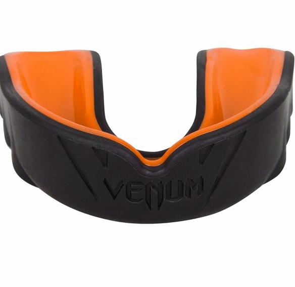 Dụng cụ Bảo Hộ Răng Hàm boxing MMA Muay VENUM Challenger Mouthguard - Đen Cam