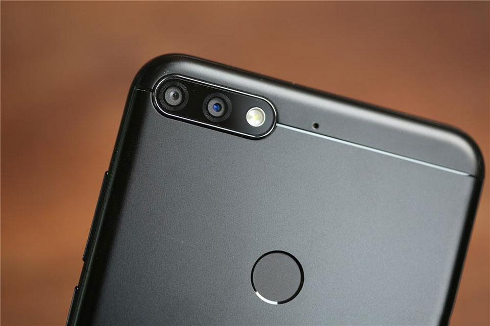 Trên tay Huawei Honor 7C