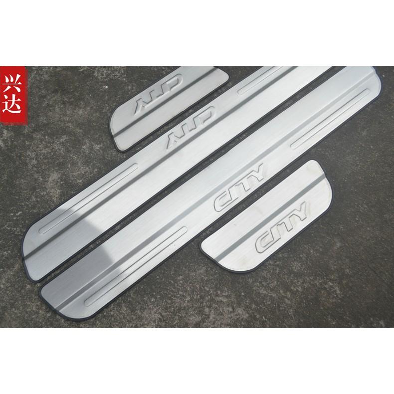 Ốp Bậc Cửa Ngoài Xe Honda City 2014 đến-2020 Mẫu Inox, 4 Chi Tiết Giúp Trang Trí Chống Xước Xe Hiệu Quả, Có Sẵn Keo 2 Mặt Siêu Dính, Lắp Đặt Dễ Dàng Tại Nhà