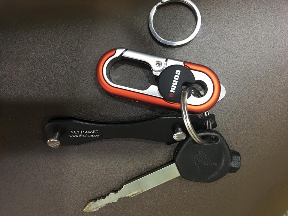 Móc khóa hàng hiệu MUDA hợp kim sơn tĩnh điện (Cam) + TẶNG 1 bộ Key-Smart DIACHIRE giúp xếp gọn chìa khóa
