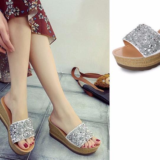 Dép nữ độn đế đính đá thời trang