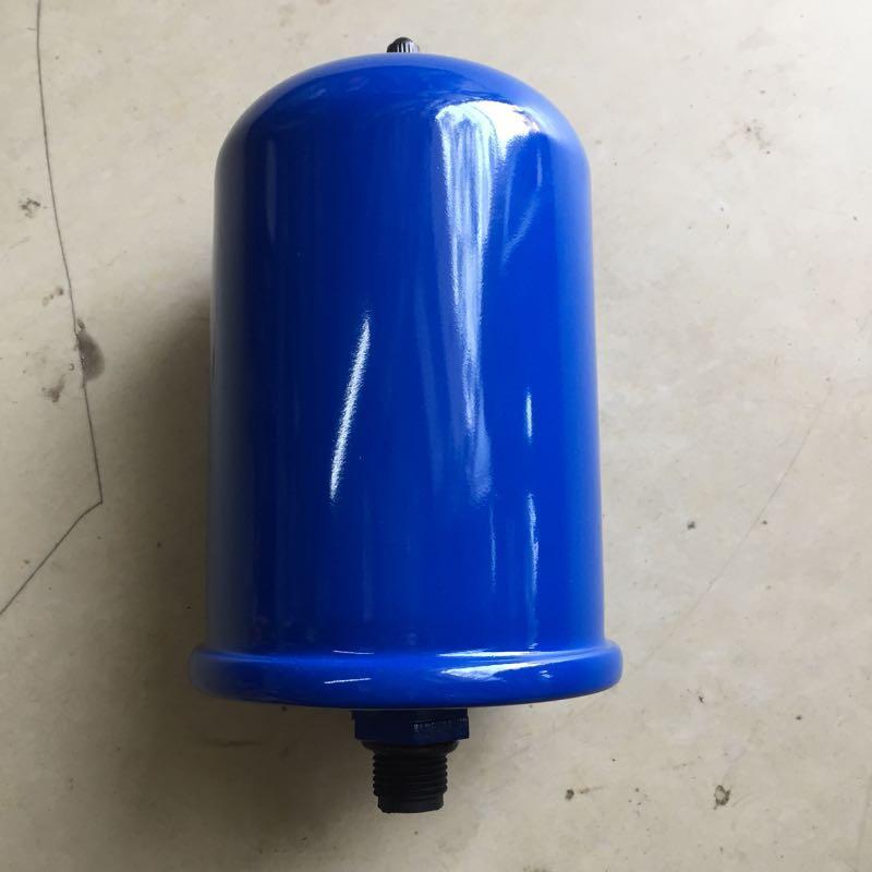Bình tăng áp máy bơm màu xanh, màu nâu hoặc màu đen,  hỗ trợ cho máy bơm tạo áp lực nước và tác động lên rơ le làm cho rơ le đóng hoặc ngắt nguồn điện từ máy bơm