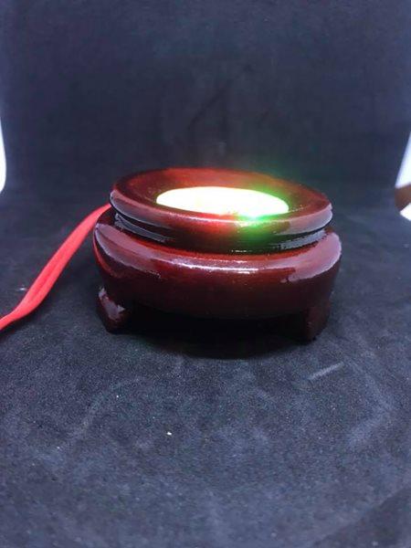 Chân đế đền đá đổi mầu