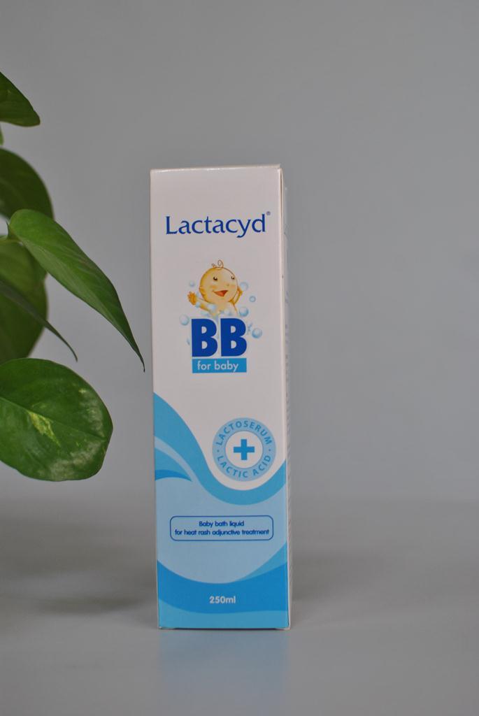 Sữa tắm cho bé lactacyd bb 250ml
