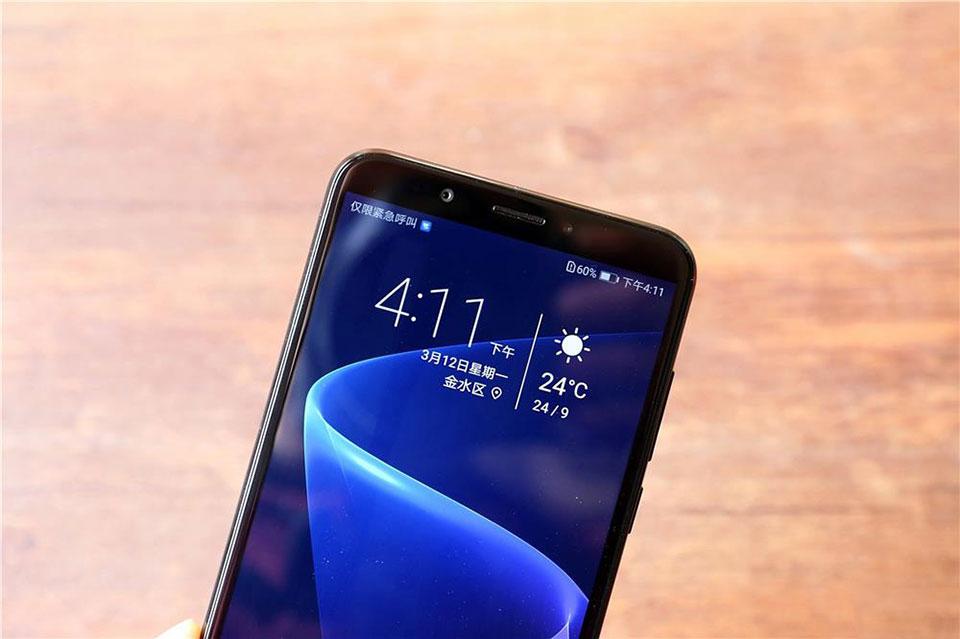 Trên tay Huawei Honor 7C