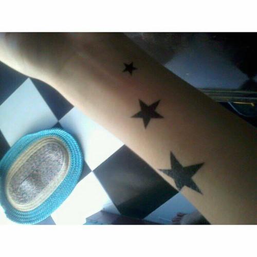 Hình xăm dán tattoo sao đen size 10x6cm