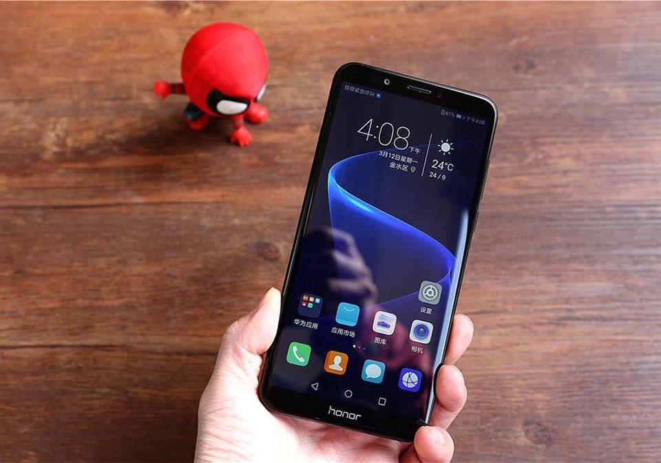Trên tay Huawei Honor 7C