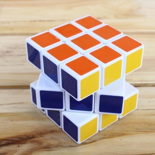 Rubik Magic Cube 3x3x3 Có Viền Trắng Loại XỊN Xoay Không Rít - LICLAC A222