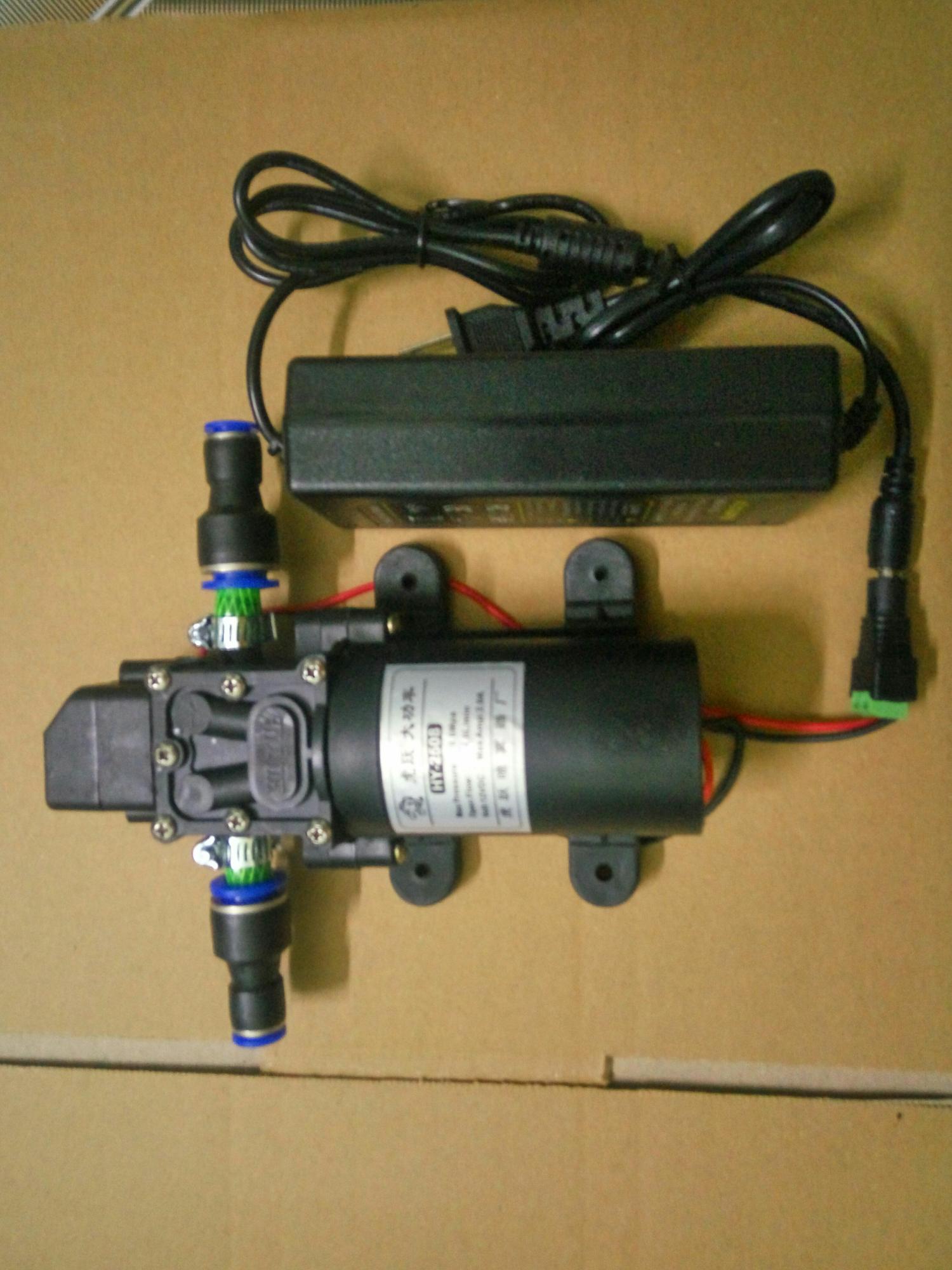 Bơm mini 12v phun sương tặng kèm adapter 220-12v 60w 4lit/phut có sẵn đầu nối ống phun sương