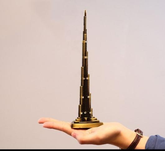 Mô hình nhà chọc trời Burj Khalifa cao 22 cm