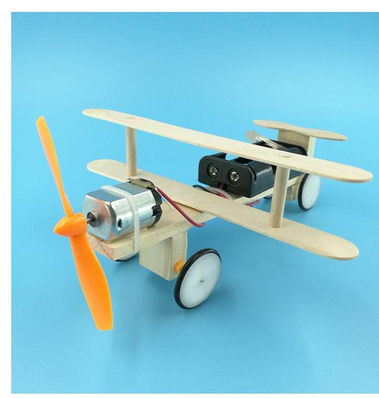 Bộ lắp ráp máy bay 1 cánh quạt bằng gỗ chạy pin STEM DIY