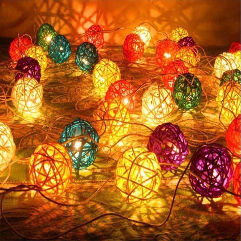Dây đèn trang trí nhiều màu sắc dạng quả cầu mây cho dịp noel, lễ tết
