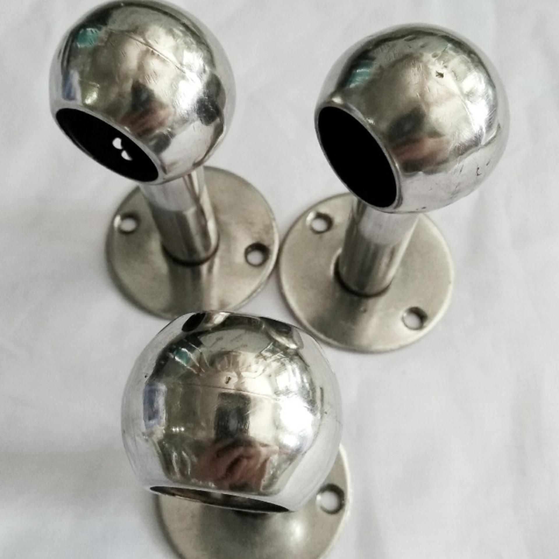 [HCM]bass bắt tường treo rèm cửa chính cửa sổ