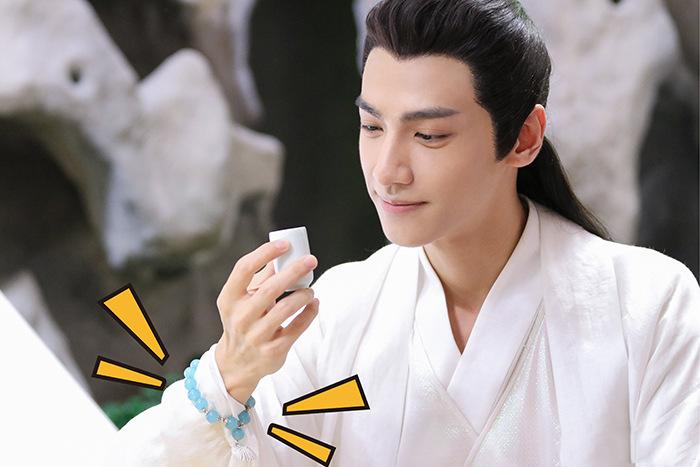 Vòng tay La vân hi dạ thần nhuận ngọc hương mật tựa khói sương bằng đá