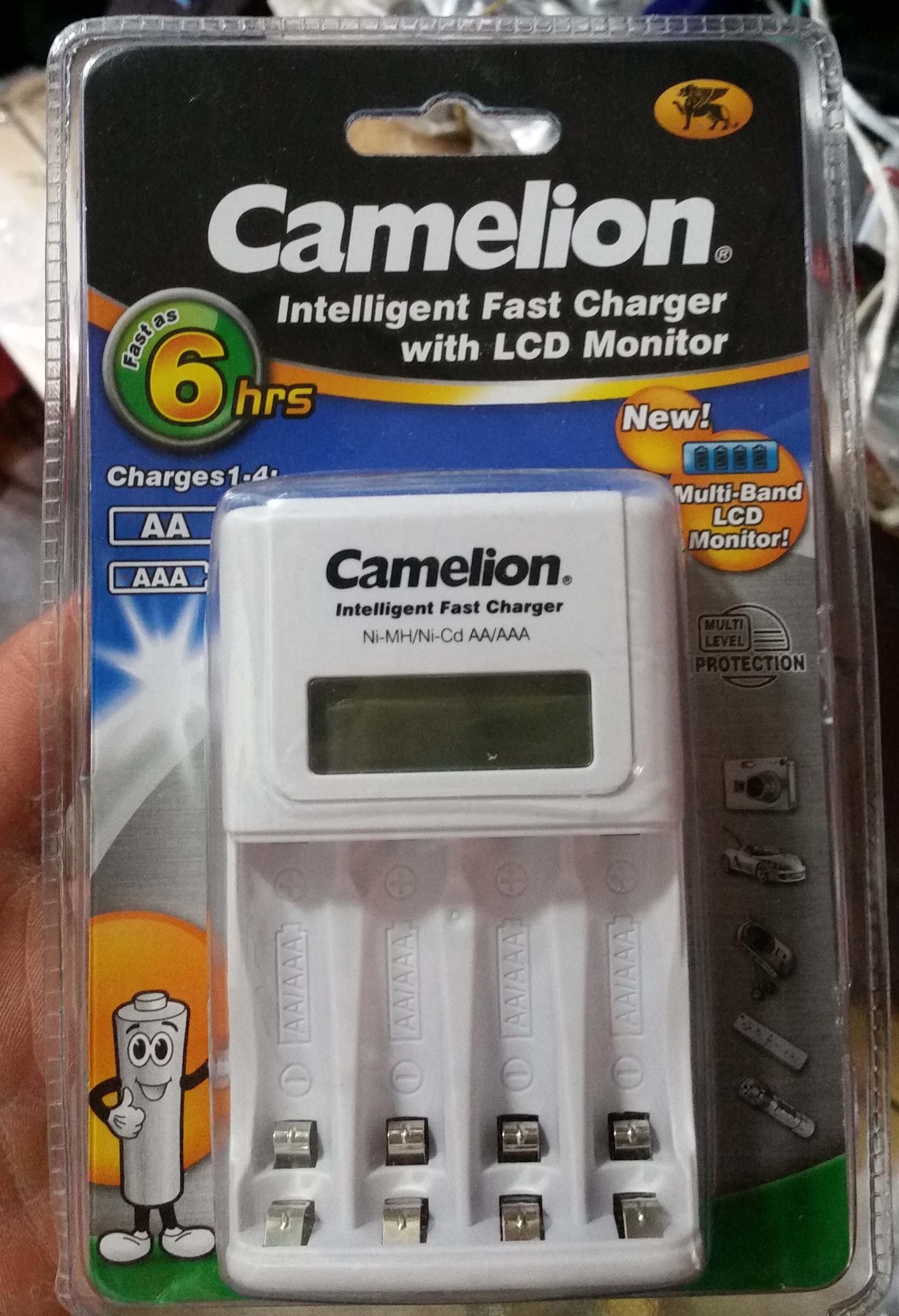 Bộ sạc pin Camelion 1012 có màn hình