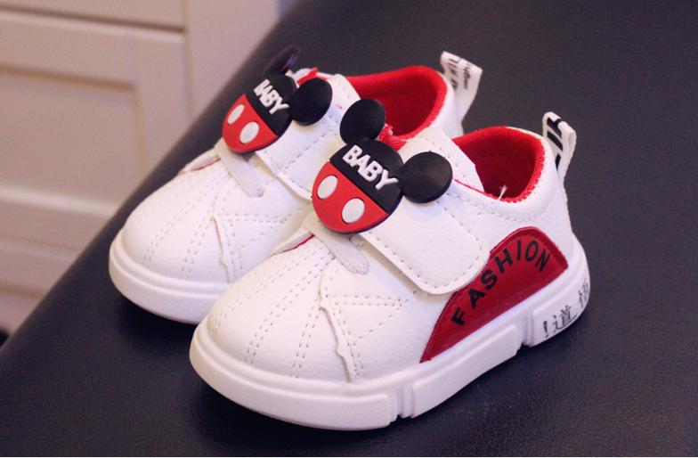 Giày thể thao cho bé tập đi hình mickey