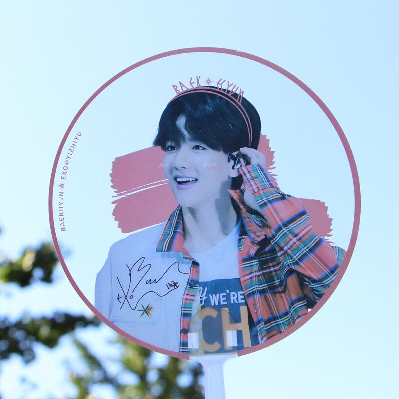 Quạt trong suốt Baekhyun EXO